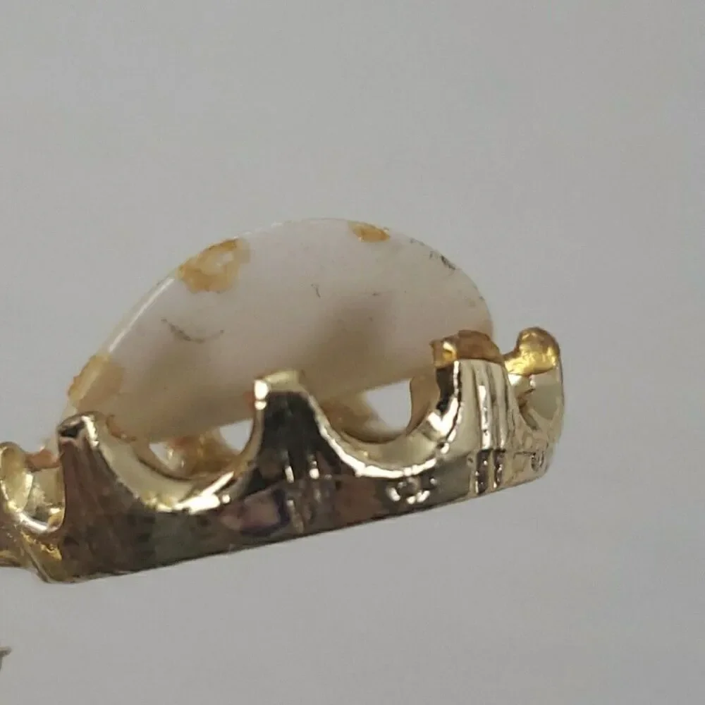 VTG Mother of Pearl Banjo Brooch Pins Gold Tone Musician Stringed Instrument MCM